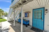 Seahorse Suite 1 Bedroom Villa by RedAwning