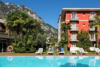 Brione Green Resort - Infinity Pools