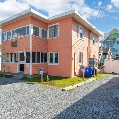"The Enchanted Mermaid": PF Upper Duplex