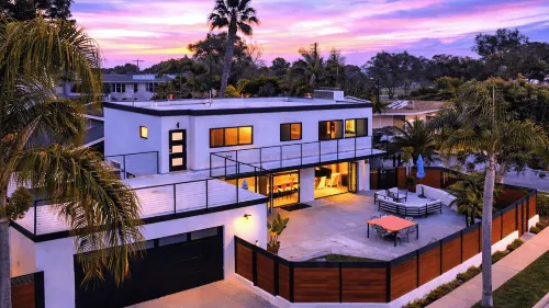 Seal Beach Escape by Avantstay Modern Home + Fireplace Prvte Courtyard + Walk to Beach + Dining - Wifi