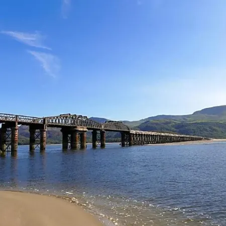 Bae Abermaw Hotel