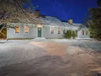 Spacious Farmhouse Near the Beach Circa 1860 Hotels in Biddeford