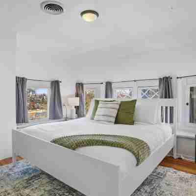 The Lyon House at Loring Park Rooms