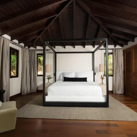 Royal Isabela