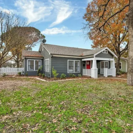 Harley House with Hot Tub & Grill - Historic District