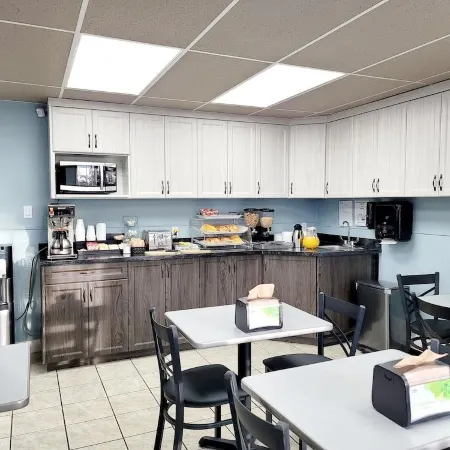 Canadian Motor Inn