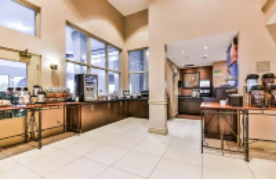 Comfort Inn & Suites Ambassador Bridge