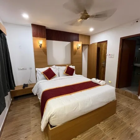 Sriveda Premium Hotel Отели рядом с достопримечательностью «Район Химайятнагар»