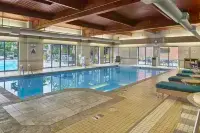 DoubleTree by Hilton Akron Fairlawn - Pools