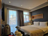 Silver 39 Corner Hotel