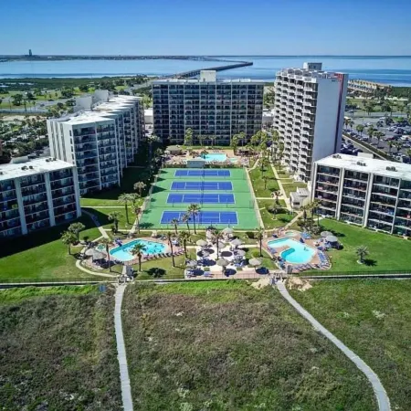 Royale Beach and Tennis Club