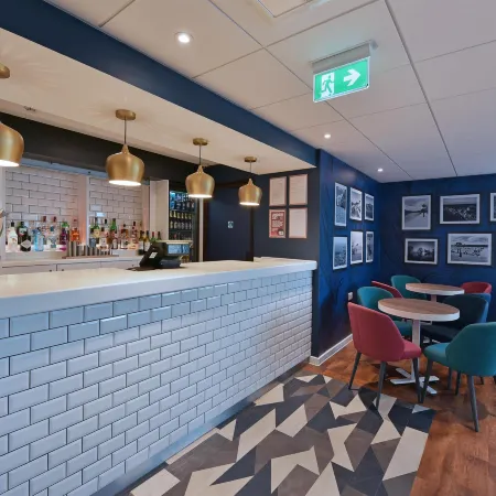 Travelodge London Teddington Отели рядом с достопримечательностью «Стадион "Ступ"»