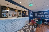 Travelodge London Teddington - Parking