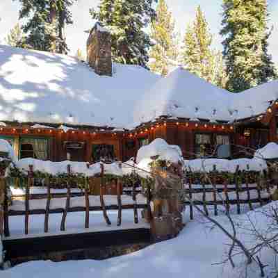 Cottage Inn at Lake Tahoe Hotel Exterior