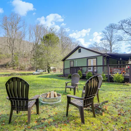 Quaint Mountain Charm! Robbinsville Hideaway