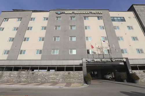 JinCheon Mini Business Hotel - parking