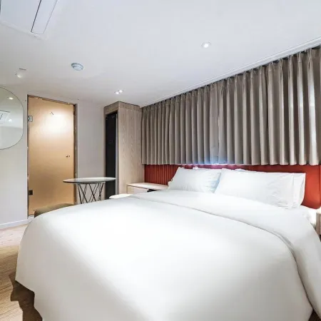 Sinchon APL Hotel