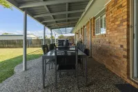 Bright 3-bed Retreat Near Beaches