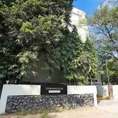 Super Deluxe Octave Parkland Suites Hotel Exterior