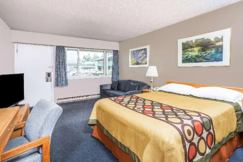 Quesnel Inn