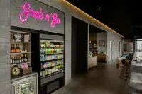 Moxy Charlotte Downtown - Bars