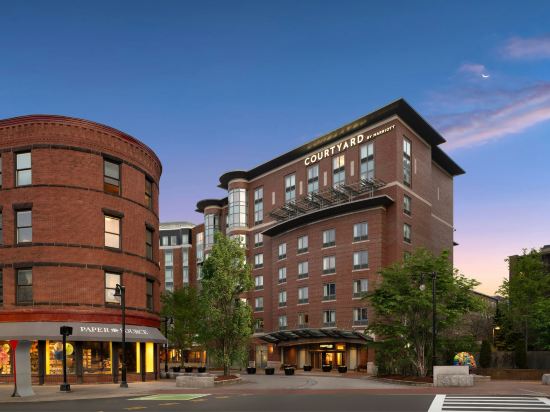 Courtyard Boston Brookline