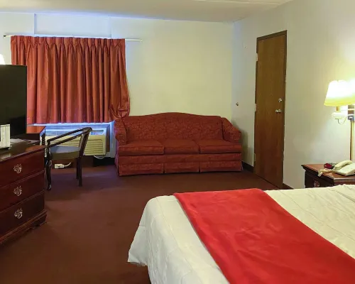 Voyageur Inn and Conference Center Hotels in Reedsburg