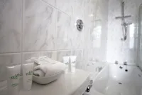 Queens Hotel - Bãi đậu xe