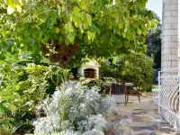Green retreat near the coast Ξενοδοχεία στην πόλη Basanija