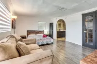 Group Hub w/ Game Room! 4 Mi to Hard Rock Stadium - Country Houses