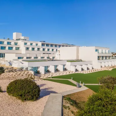 Wyndham Grand Carvoeiro Algarve Hotels near Carvoeiro Beach