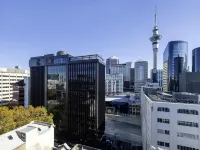 Radisson Red Auckland Hoteles cerca de Torre del Cielo