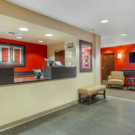 Extended Stay America Select Suites - Phoenix - Deer Valley Отели рядом с достопримечательностью «Дир-Вэлли»