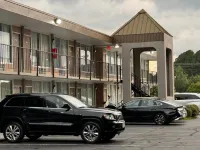 دايز إن باي ويندام جولدسبورو - موقف سيارات