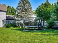 Endless Fun! Family Home w/ Spacious Yard in Clive Hotels in Clive