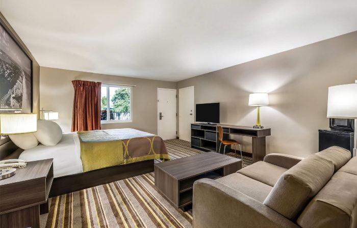 Super 8 by Wyndham Riviera Beach West Palm Beach