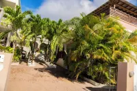 Palm Spring Inn - Homestays