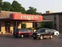 Voyageur Inn and Conference Center - parking
