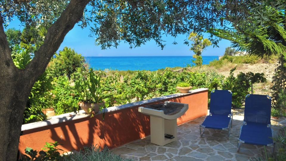 Holiday House Angelos B on Agios Gordios Beach
