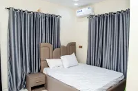 Furnished Studio Apartment in a Secure and Serene Part of Ibadan Hotel di 