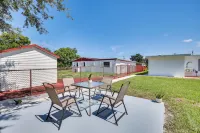 Close to Hard Rock Stadium! Group Getaway w/ Yard - Country Houses
