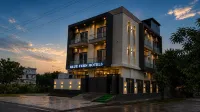 Hotel Blue Fern - Near India Expo Center & Mart , Greater Noida - 2-Star
