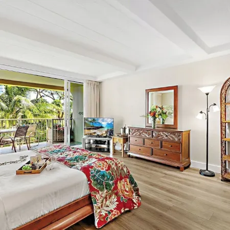 Spacious Whaler Kaanapali 2Br Walk to Whalers Village & the Beach Sleeps 8