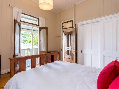 Spacious 4 Bedroom House - Walk to Southbank