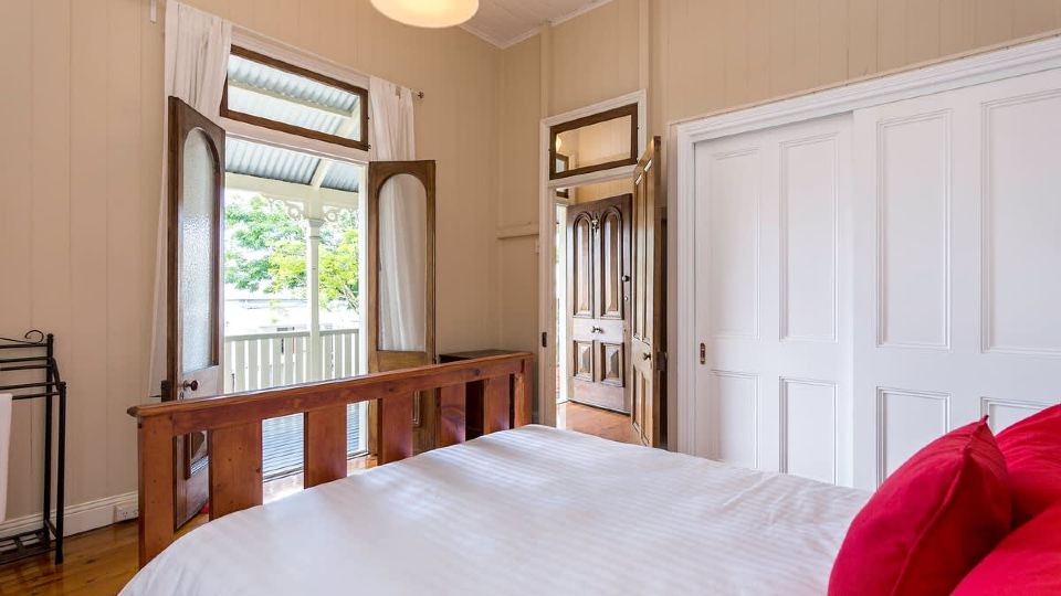 Spacious 4 Bedroom House - Walk to Southbank
