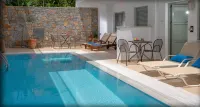Angela Suites Boutique Hotel - Swimmingpools