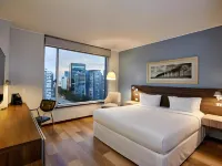 Radisson Blu Plaza El Bosque Santiago Отели рядом с достопримечательностью «Лас-Кондес»
