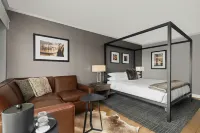 Marriott Louisville East - parking