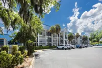 Days Inn by Wyndham Port Charlotte/Punta Gorda - parking