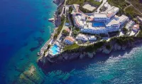 Peninsula Resort & Spa - 4-Star